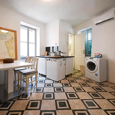 Appartamento Storico First Floor